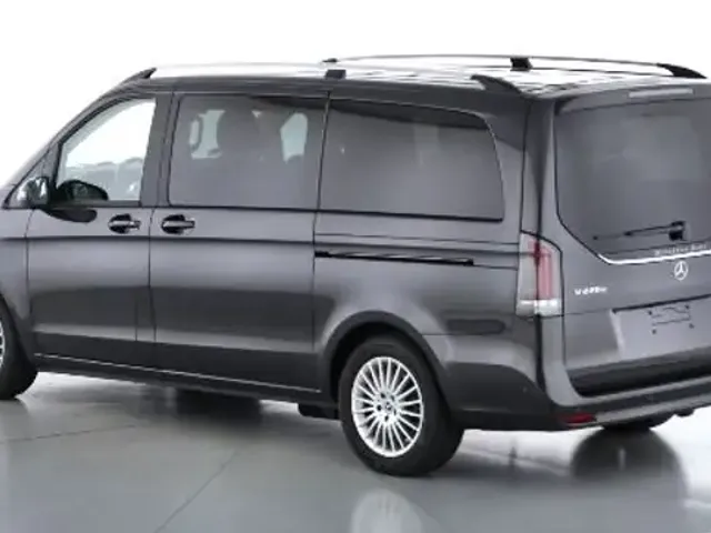 Mercedes-Benz V 220