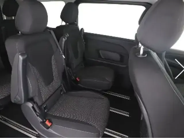 Mercedes-Benz V 220