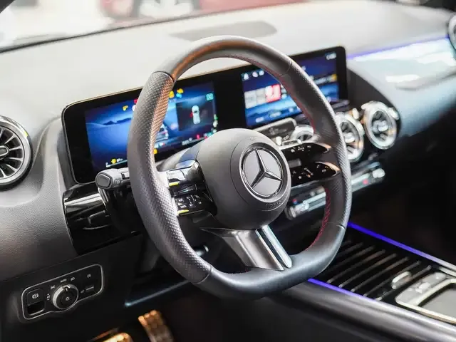 Mercedes-Benz GLA 220
