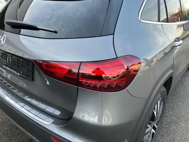 Mercedes-Benz GLA 180