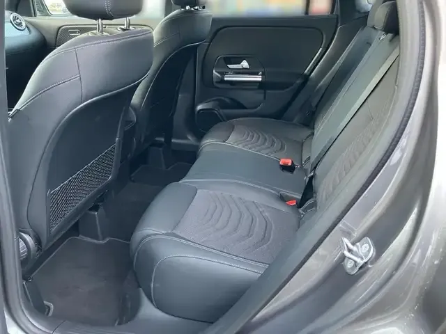 Mercedes-Benz GLA 180