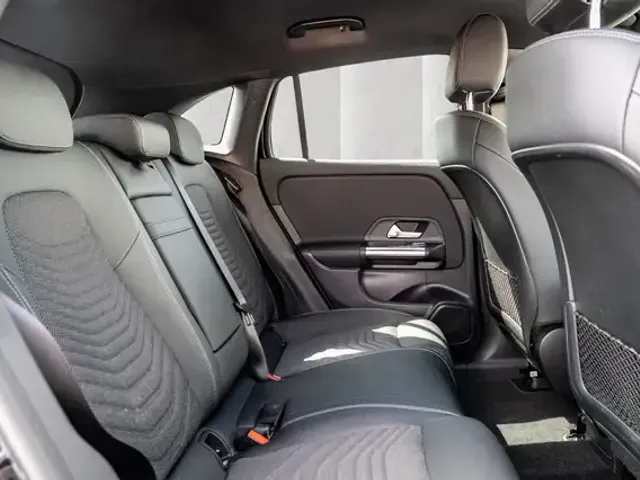 Mercedes-Benz EQA 300
