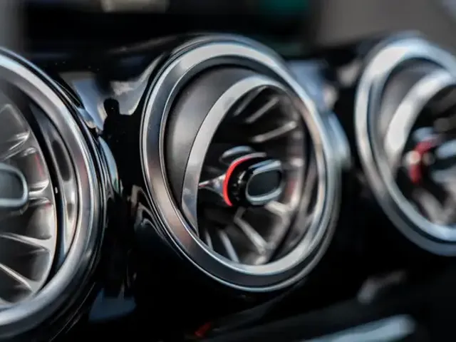Mercedes-Benz EQA 300