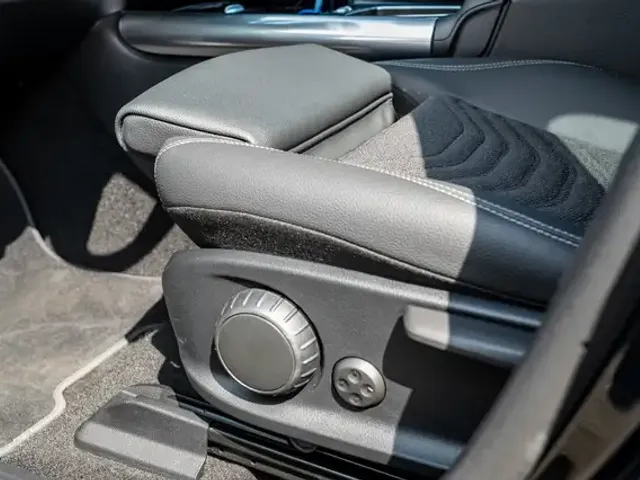 Mercedes-Benz EQA 300
