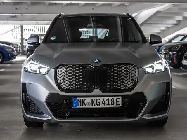 BMW iX1