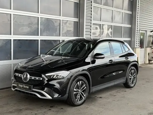 Mercedes-Benz GLA 200