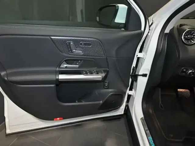 Mercedes-Benz EQA 300