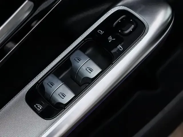 Mercedes-Benz EQE 300