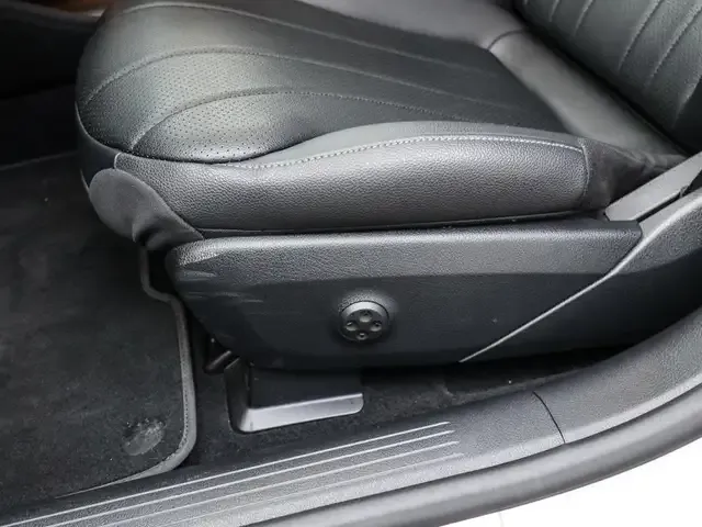 Mercedes-Benz EQE 300