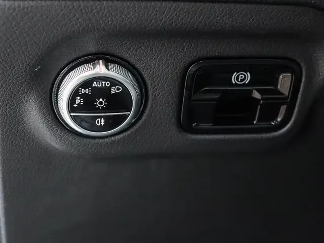 Mercedes-Benz EQE 300