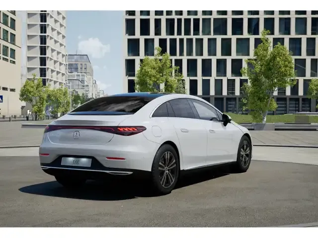 Mercedes-Benz EQE 300
