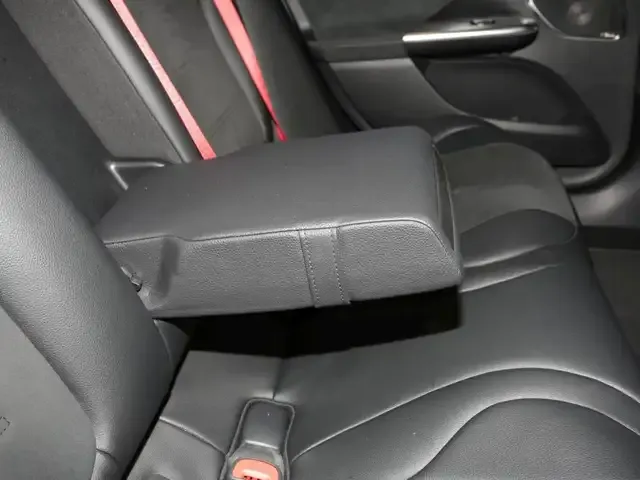 Mercedes-Benz EQE 43