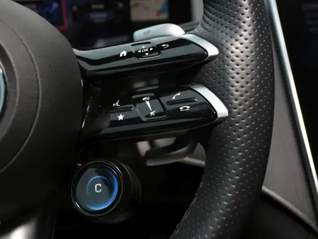 Mercedes-Benz EQE 43