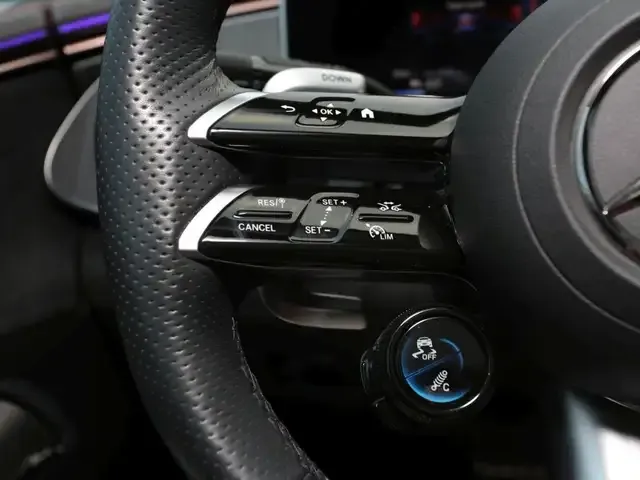 Mercedes-Benz EQE 43