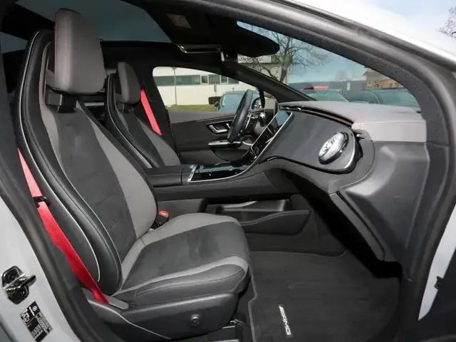 Mercedes-Benz EQE 43