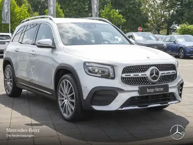 Mercedes-Benz GLB 220