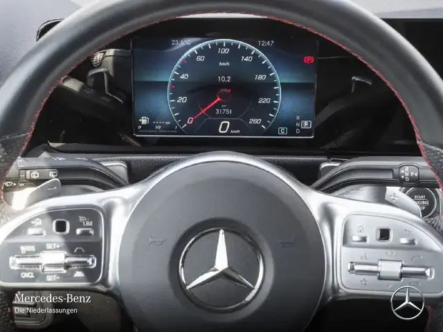 Mercedes-Benz GLB 220