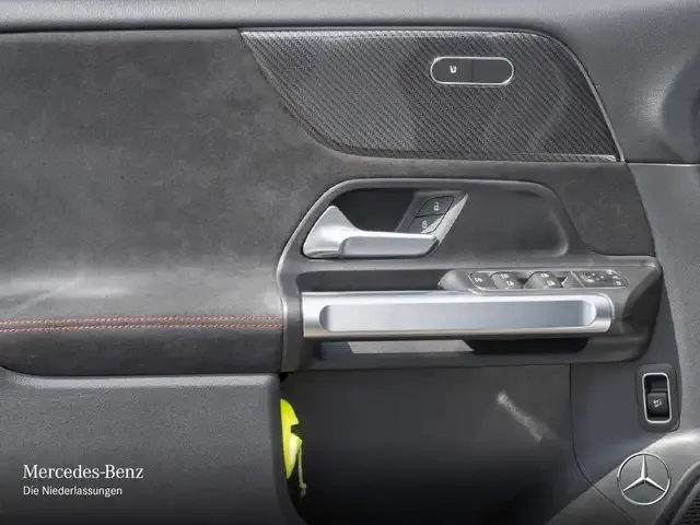 Mercedes-Benz GLB 220