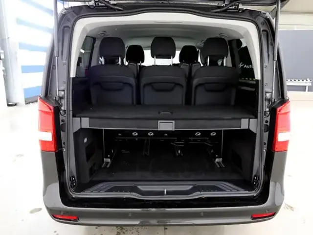 Mercedes-Benz V 220