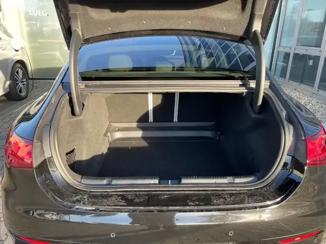 Mercedes-Benz EQE 350