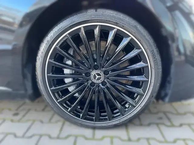 Mercedes-Benz EQE 350