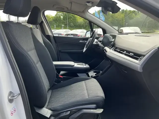 BMW 225