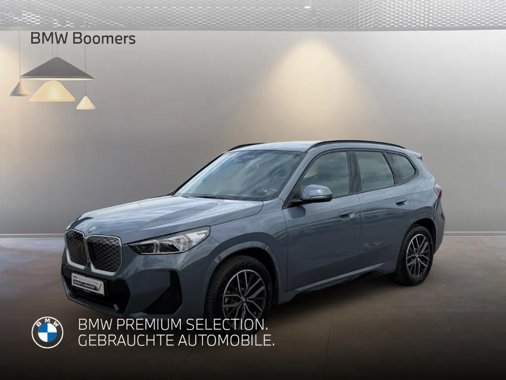 BMW iX1