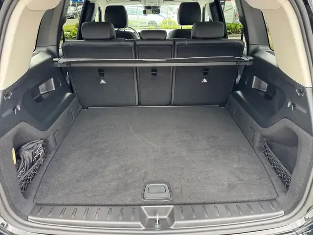 Mercedes-Benz GLB 220