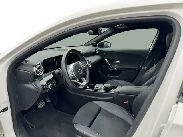 Mercedes-Benz A 220