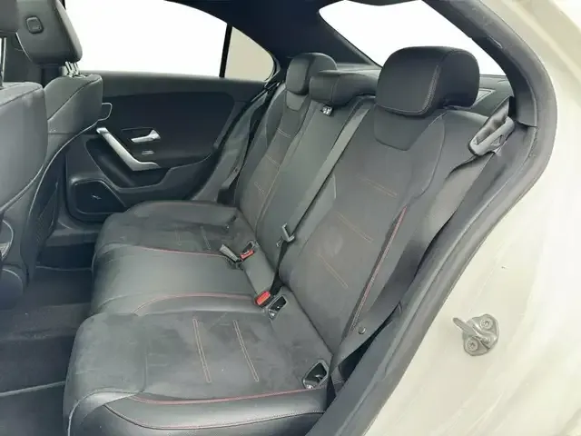 Mercedes-Benz A 220