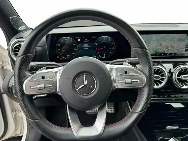 Mercedes-Benz A 220