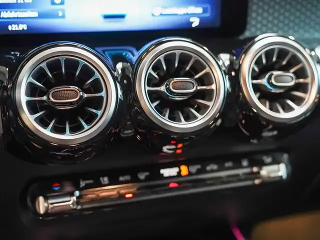 Mercedes-Benz EQB 300