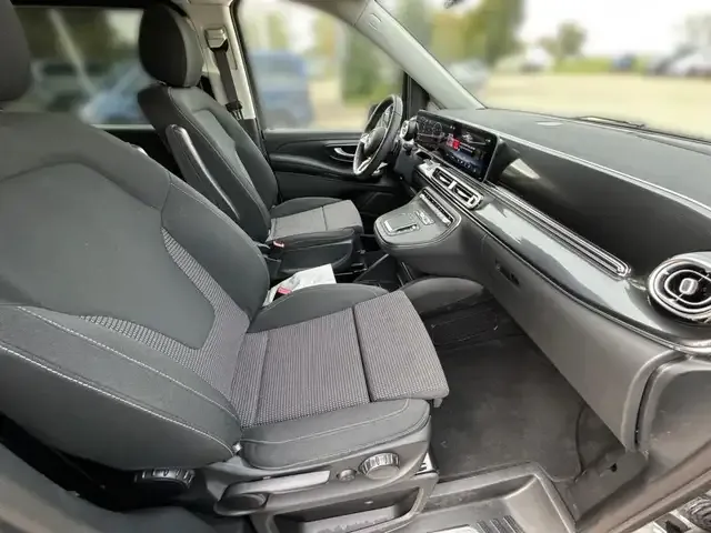 Mercedes-Benz V 220