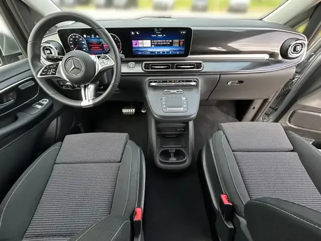 Mercedes-Benz V 220