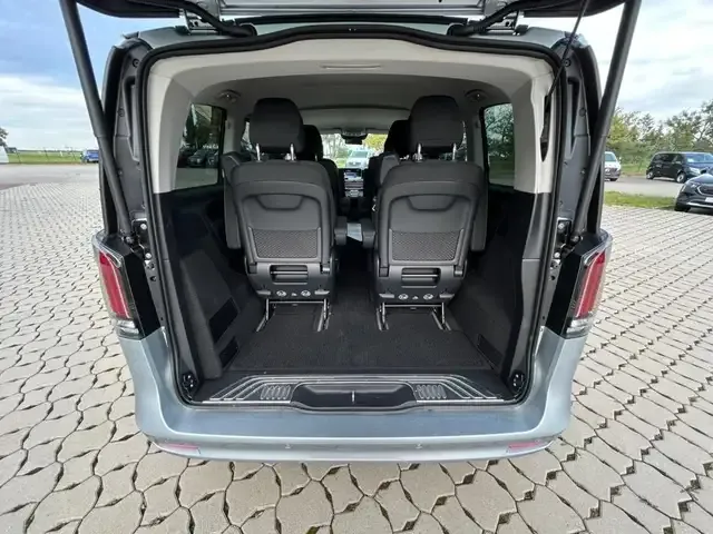 Mercedes-Benz V 220