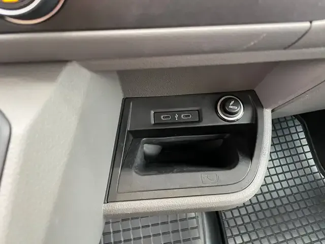 Volkswagen T6.1 Caravelle
