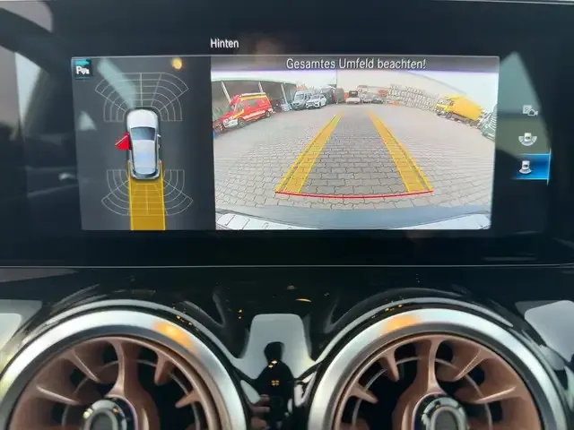 Mercedes-Benz EQA 250