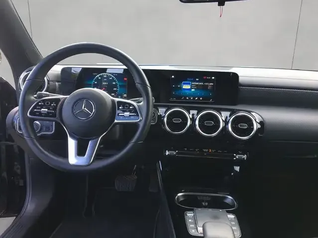 Mercedes-Benz CLA 220