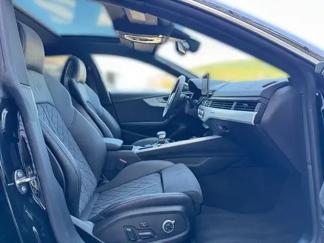 Audi S5