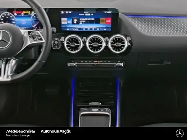 Mercedes-Benz GLA 220