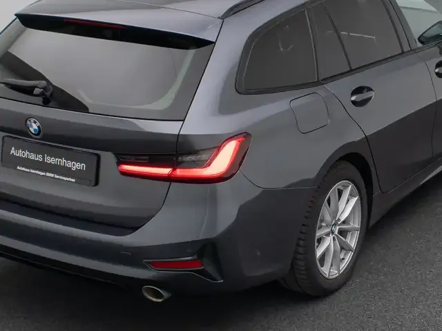 BMW 330