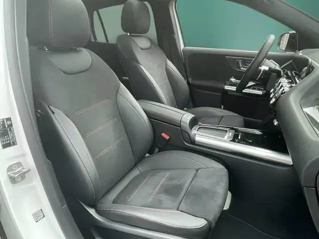 Mercedes-Benz GLA 220