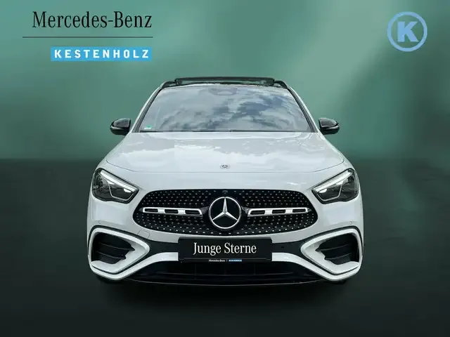 Mercedes-Benz GLA 220