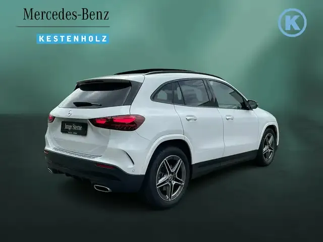 Mercedes-Benz GLA 220