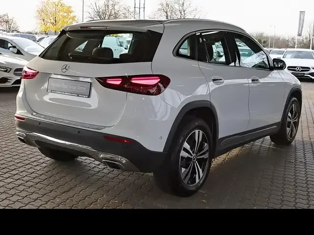 Mercedes-Benz GLA 180