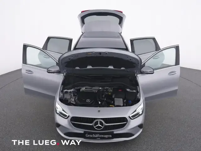 Mercedes-Benz B 180