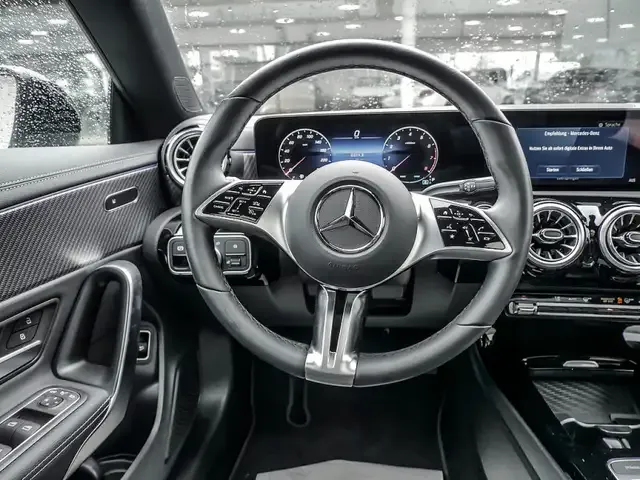 Mercedes-Benz CLA 180