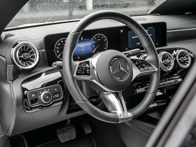 Mercedes-Benz CLA 180