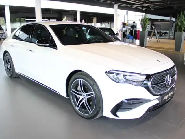 Mercedes-Benz E 200