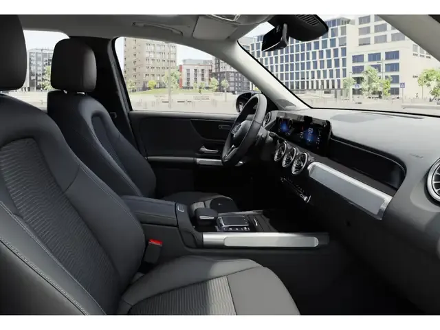 Mercedes-Benz EQB 350